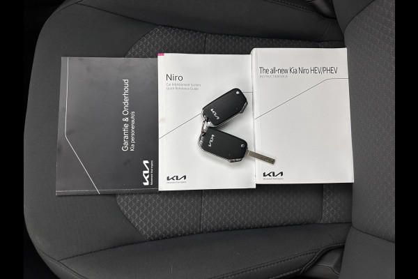 Kia Niro 1.6 GDi Hybrid ComfortLine (INCL-BTW) Aut. *ADAPTIVE-CRUISE | DIGI-COCKPIT | CARPLAY | CAMERA | COMFORTSEATS | DAB | ECC | PDC | CRUISE | TOWBAR | 16''ALU*