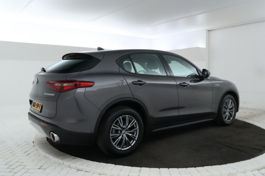 Alfa Romeo Stelvio 2.2d Super Automaat, Navigatie, Leer, Climate,