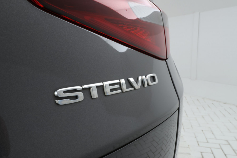 Alfa Romeo Stelvio 2.2d Super Automaat, Navigatie, Leer, Climate,