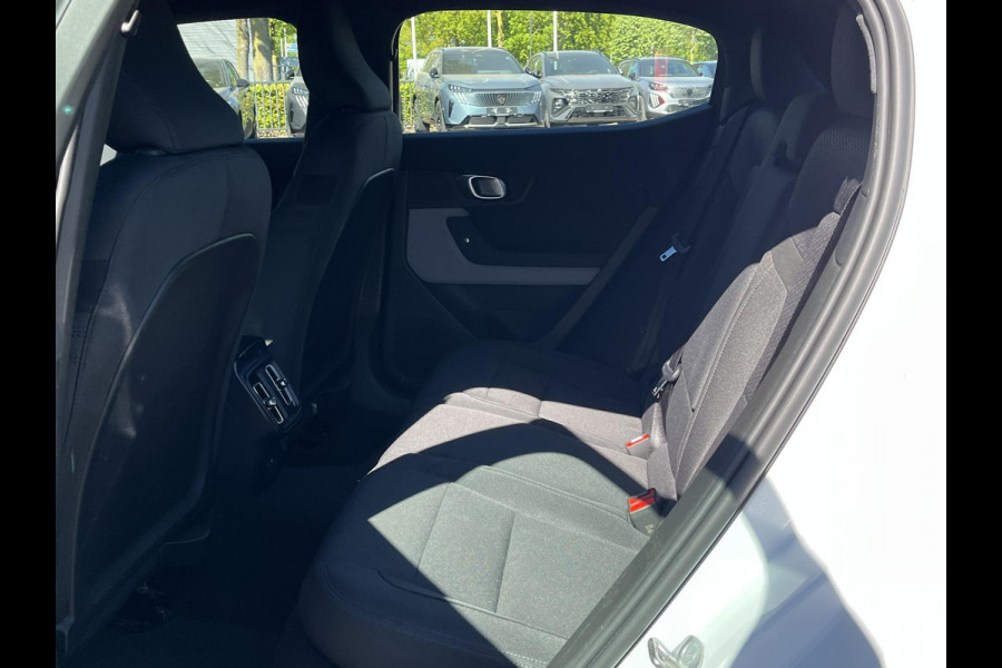 Polestar 2 Long Range Single Motor 78 kWh | ELEK. STOEL MET MEMORY| DODE HOEK SENSOR| STOELVERWARMING| ELEK. ACHTERKLEP| 360 CAMERA| ADAPTIVE CRUISE CONTROL