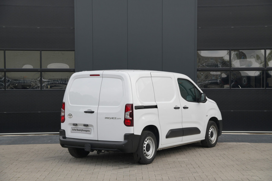 Toyota PROACE CITY 1.5 D-4D L1 100pk - Airco - DAB - PDC - Trekhaak - Rijklaar