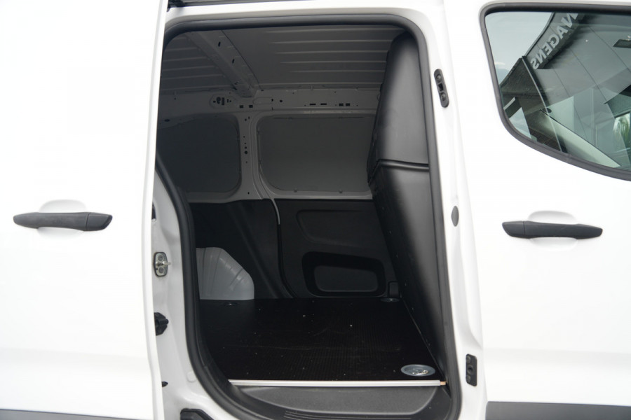 Toyota PROACE CITY 1.5 D-4D L1 100pk - Airco - DAB - PDC - Trekhaak - Rijklaar