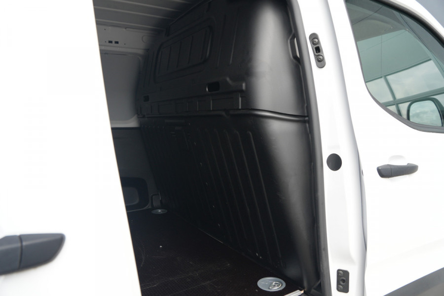Toyota PROACE CITY 1.5 D-4D L1 100pk - Airco - DAB - PDC - Trekhaak - Rijklaar