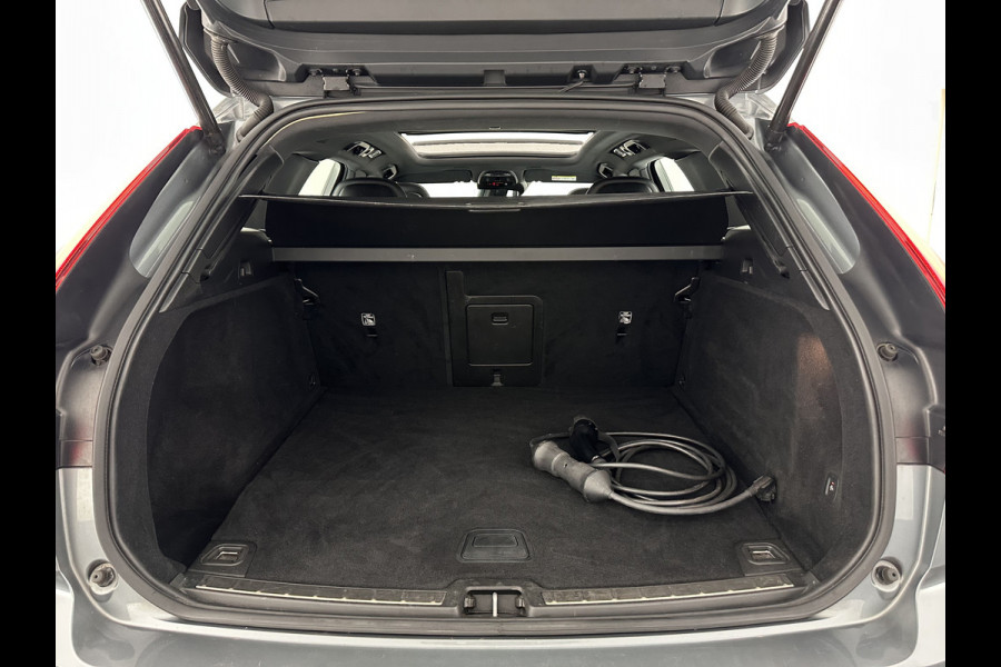Volvo XC60 2.0 T8 R-Design Twin Engine AWD (Plug-In) (INCL-BTW) *PANO | LEATHER-MICROFIBRE | FULL-LED | KEYLESS | AIR-SUSPENSION | HEATED-SPORTSEATS | DIGI-COCKPIT | CAMERA | NAVI-FULLMAP | ECC | PDC | CRUISE | TOWBAR | 21''ALU*
