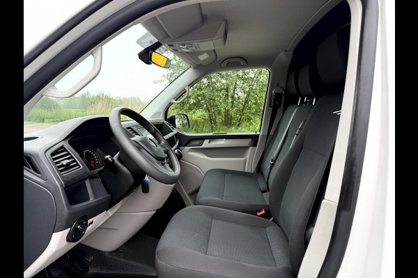 Volkswagen Transporter 2.0 TDI Execuitve Pakket Trekhaak, App Connect, 3-Persoons