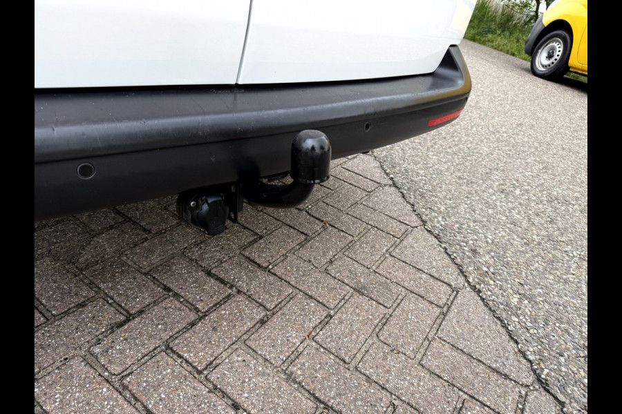 Volkswagen Transporter 2.0 TDI Execuitve Pakket Trekhaak, App Connect, 3-Persoons