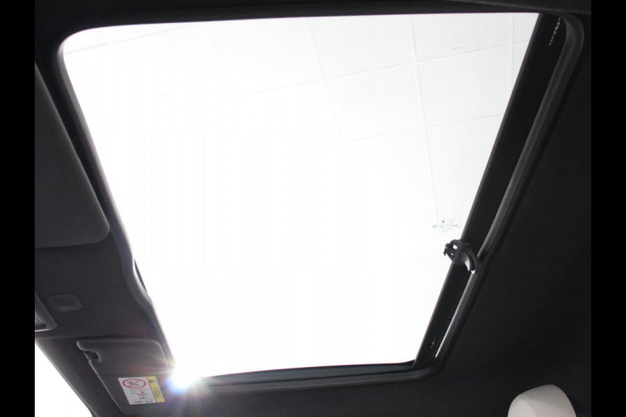 Fiat 500 1.0 Hybrid Dolcevita | Panorama dak | Cruise control | Climate control | Apple Carplay / Android auto | Lichtmetalen Velgen