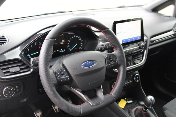 Ford Fiesta 1.0 EcoBoost Hybrid ST-Line X Luxe, sportieve en goed onderhouden Fiesta ! Autm. airco, Cruise control, Lane assist, 17" Lmv, Parkeersensoren Achter, Metallic lak, Navigatie by Apple/Android, LED verlichting etc