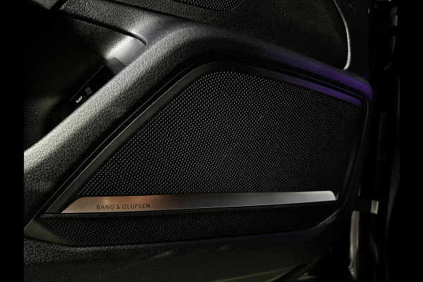 Audi A6 Avant 55 TFSI e quattro S Competition Pano B&O 360° Trekhaak Carbon Camera