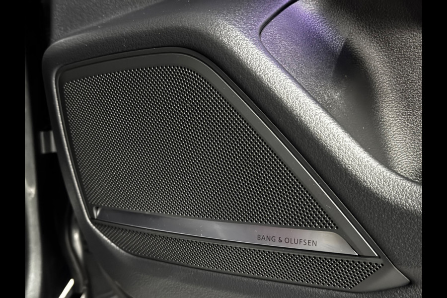 Audi A6 Avant 55 TFSI e quattro S Competition Pano B&O 360° Trekhaak Carbon Camera