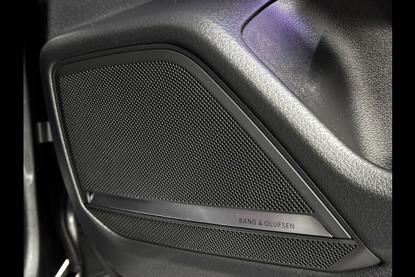 Audi A6 Avant 55 TFSI e quattro S Competition Pano B&O 360° Trekhaak Carbon Camera