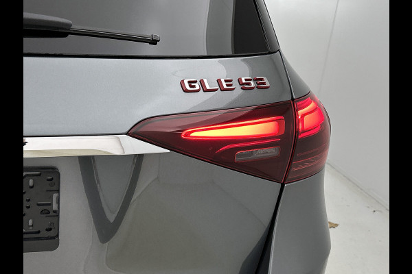 Mercedes-Benz GLE AMG 53 Hybrid 4MATIC+ Night Edition Premium Plus | Winterpakket | Sierelementen AMG carbon | MAGIC VISION CONTROL | Panoramaschuifdak | Trekhaak | Verlichte treeplanken | 22 inch kruisspaaks lichtmetalen AMG-velgen | 360° camera |