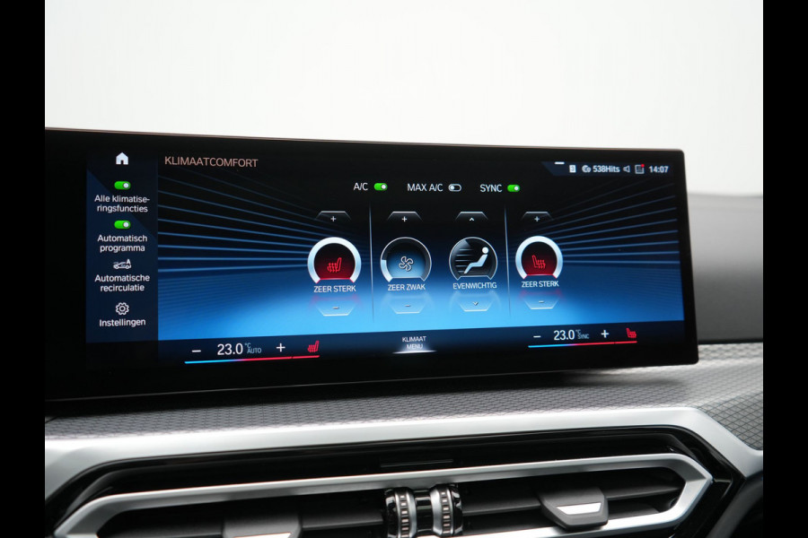 BMW 3 Serie Touring 330e M Sport FACELIFT PHEV 293pk Dealer O.H. | Trekhaak Af Fabriek | Panodak | Head Up | Camera | Dravitgrau | Lederen Sportstoelen Verwarmd | Sfeerverlichting | Apple Carplay | Keyless | Blis | Cruise Control | Navigatie | DAB | Plug In Hybrid |