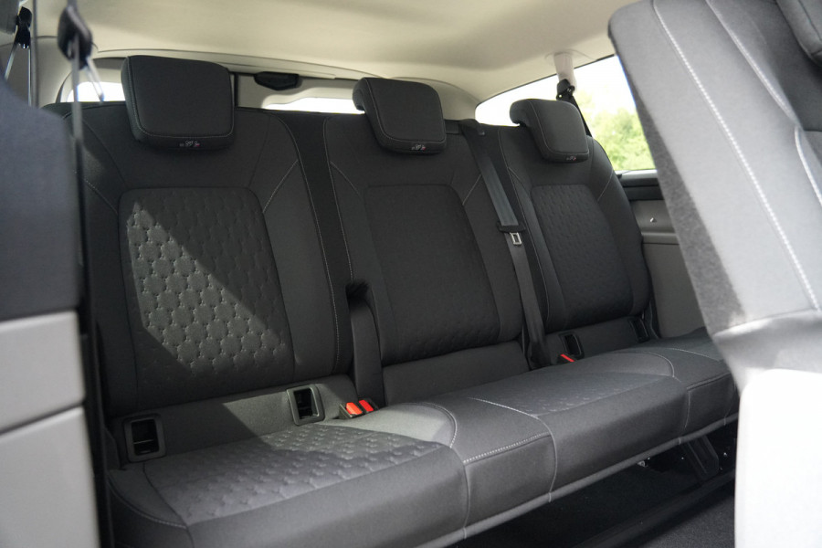 Ford Transit Custom 340 2.5 PHEV L2H1 Limited 232pk 9 Zits - Keyless - ACC - Blindspot - Camera - Carplay - Navi - Prijs excl. BTW - Rijklaar