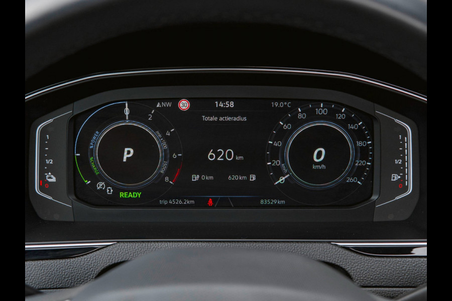 Volkswagen Passat Variant 1.4 TSI PHEV GTE Business Pano|Trekhaak|Camera|ACC|Stoelverwarming|Ergocomfort|Massage