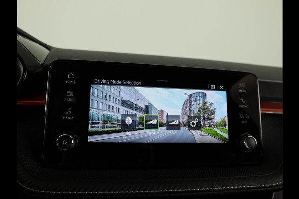 Škoda Fabia 1.0 TSI Monte Carlo 115 PK DSG | Verlengde garantie | Navigatie via app | Stoelverwarming | Adaptieve cruise control | Side assist |