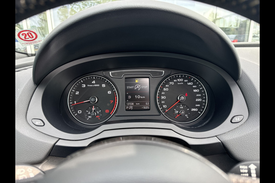 Audi Q3 1.4 TFSI CoD Sport Advance S-line | NL-auto | Pano | Navi | Stoelverw.