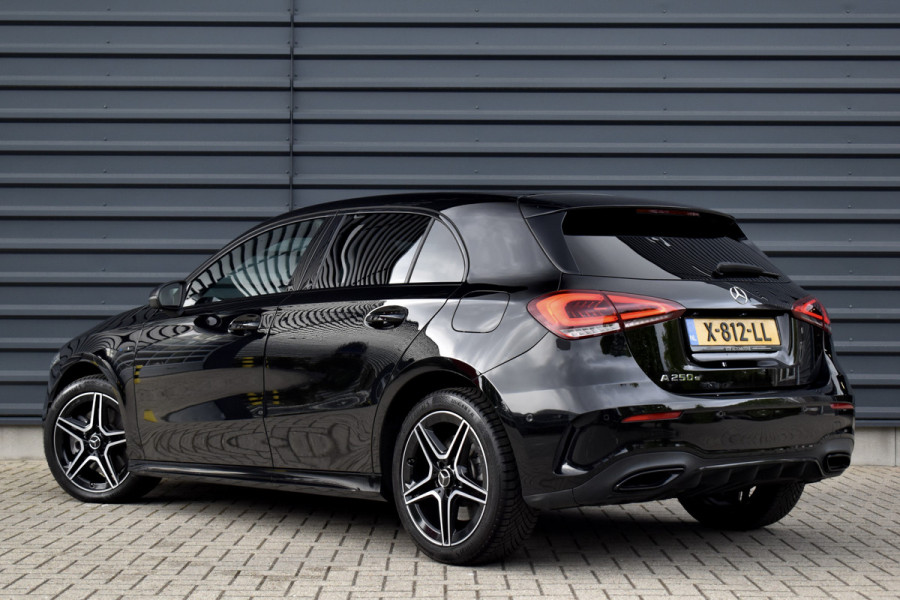 Mercedes-Benz A-Klasse 250 e AMG Line | Sfeerverlichting | Stoelverwarming | 18'' Wielen | CarPlay | Navigatie |