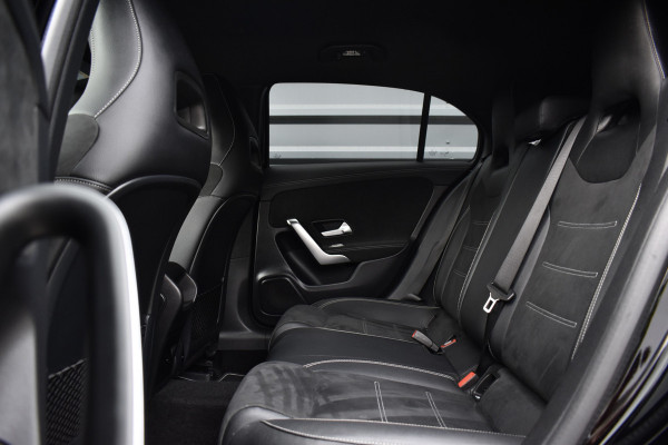 Mercedes-Benz A-Klasse 250 e AMG Line | Sfeerverlichting | Stoelverwarming | 18'' Wielen | CarPlay | Navigatie |