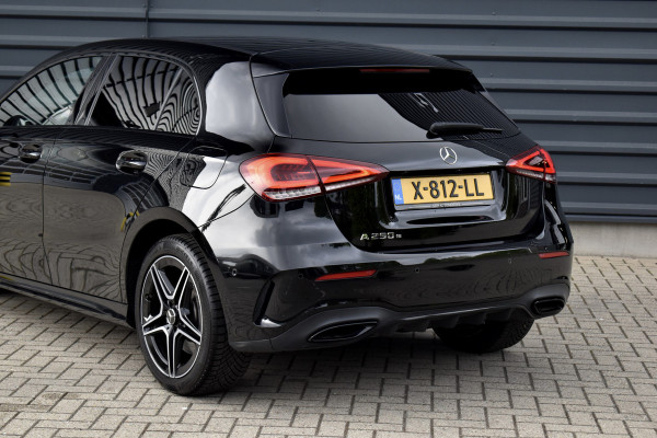 Mercedes-Benz A-Klasse 250 e AMG Line | Sfeerverlichting | Stoelverwarming | 18'' Wielen | CarPlay | Navigatie |