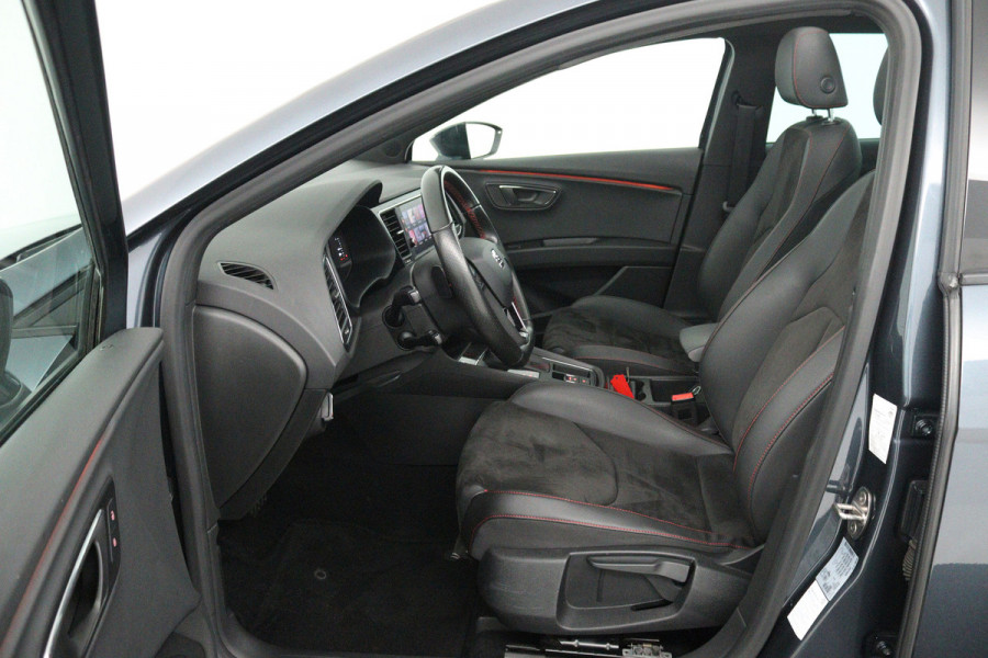 Seat Leon ST 1.5 TSI FR Business Intense (PANORAMADAK, CAMERA, STOELVERWARMING, CARPLAY, CRUISE CONTROL ADAPTIEF, SENSOREN)