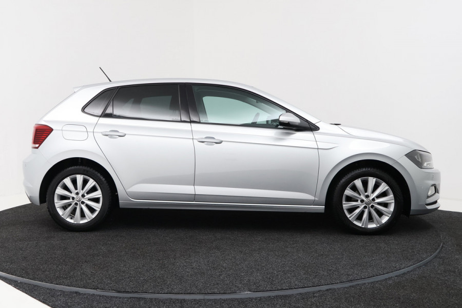 Volkswagen Polo 1.0 TSI Highline (PARKEERSENSOREN, CRUISE CONTROL ADAPTIEF, CARPLAY)