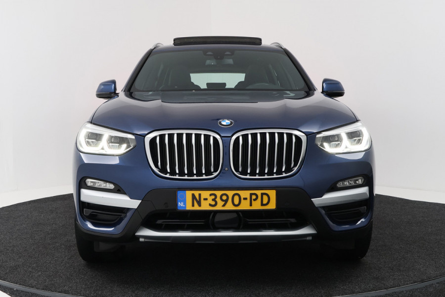BMW X3 XDrive30i High Executive (PANORAMADAK, TREKHAAK, STOELVERWARMING, CAMERA, NAVIGATIE, DEALER ONDERHOUDEN)