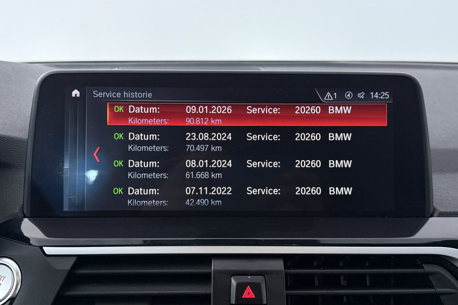 BMW X3 XDrive30i High Executive (PANORAMADAK, TREKHAAK, STOELVERWARMING, CAMERA, NAVIGATIE, DEALER ONDERHOUDEN)