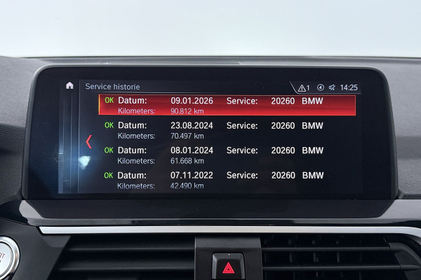 BMW X3 XDrive30i High Executive (PANORAMADAK, TREKHAAK, STOELVERWARMING, CAMERA, NAVIGATIE, DEALER ONDERHOUDEN)