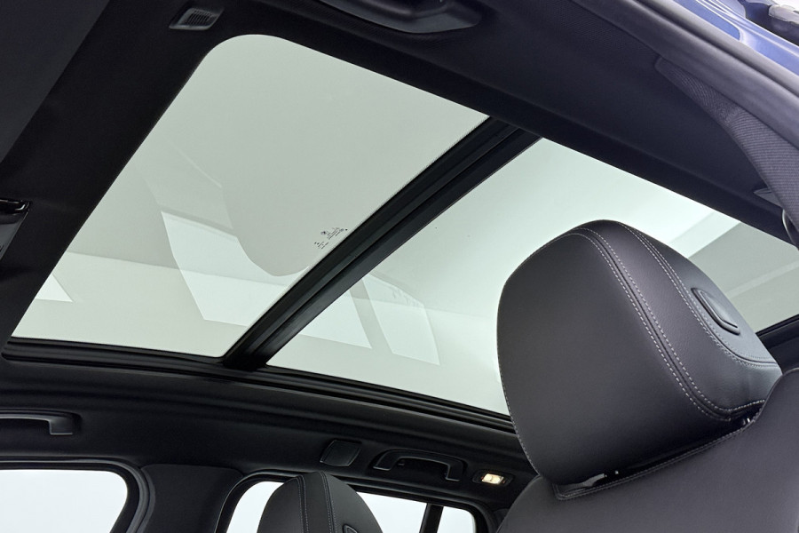 BMW X3 XDrive30i High Executive (PANORAMADAK, TREKHAAK, STOELVERWARMING, CAMERA, NAVIGATIE, DEALER ONDERHOUDEN)