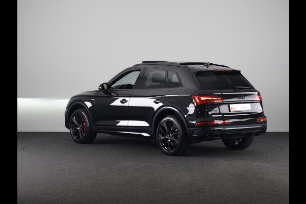 Audi Q5 55 TFSI e S edition Competition 367pk | Panoramadak | Head Up Display | lederen bekleding | 21 inch Lichtmetalen velgen |