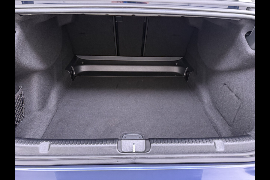 Mercedes-Benz EQE 300 Business Edition 98kWh Pano.schuifdak Warmtepomp Leder Camera Stoelverwarming Apple Carplay Android Auto Navi Ecc Pdc Elek.Stoelen Lmv 19" Led DAB Rijstrooksensor Accugarantie tot 28-3-2034/250.000km 1e Eigenaar Origineel Nederlandse Auto