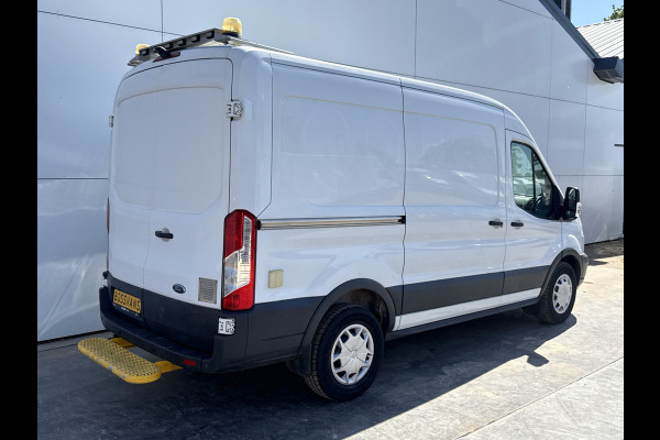 Ford Transit 2.0 TDCI 130PK L2H2 Airco Cruise Control Parkeersensoren Stoelverwarming Zwaailampen Kastwand Inbouw