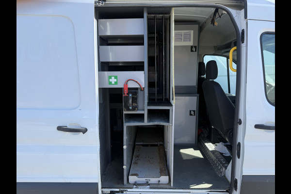 Ford Transit 2.0 TDCI 130PK L2H2 Airco Cruise Control Parkeersensoren Stoelverwarming Zwaailampen Kastwand Inbouw