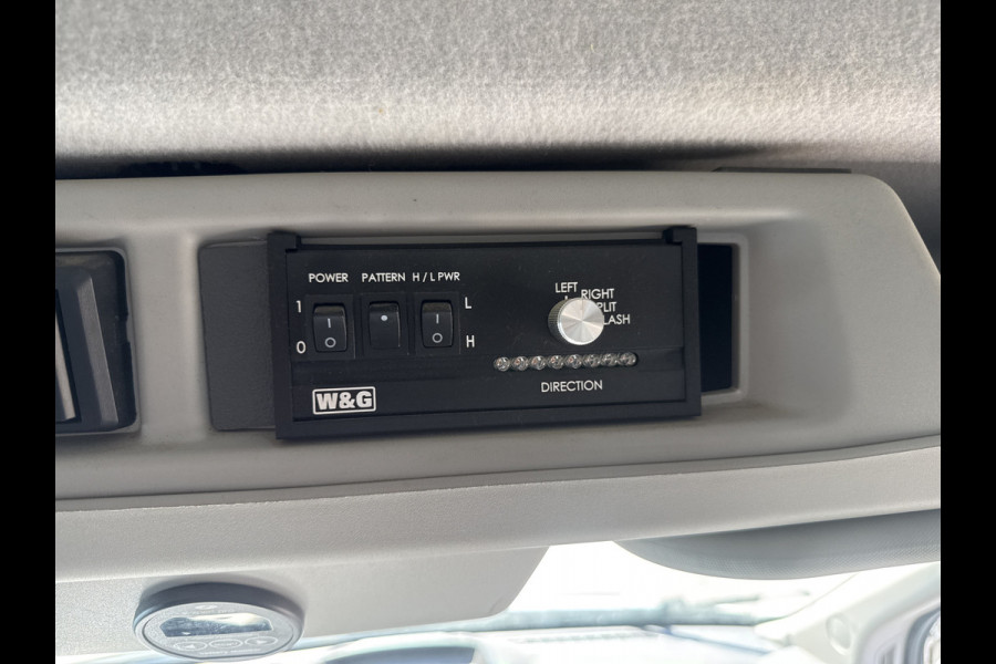 Ford Transit 2.0 TDCI 130PK L2H2 Airco Cruise Control Parkeersensoren Stoelverwarming Zwaailampen Kastwand Inbouw