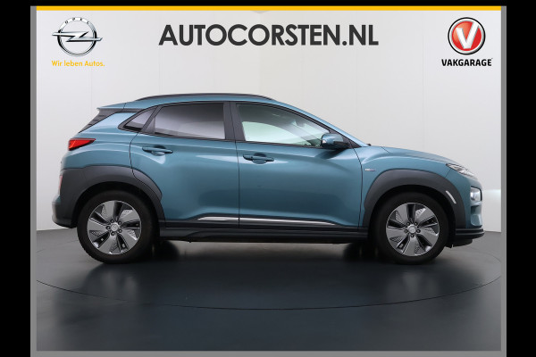 Hyundai Kona EV 64kWh 204pk Premium Warmtepomp Leer Head-Up Display Apple Carplay Android Navi Camera Elektr.Stoelen+Verwarmd+Ventilatie Adap Verwarmd Stuur Pdc Subwoofer Bluetooth Dodehoek detector Privacy Glas Rijstrooksensor Origineel Nederlandse EV