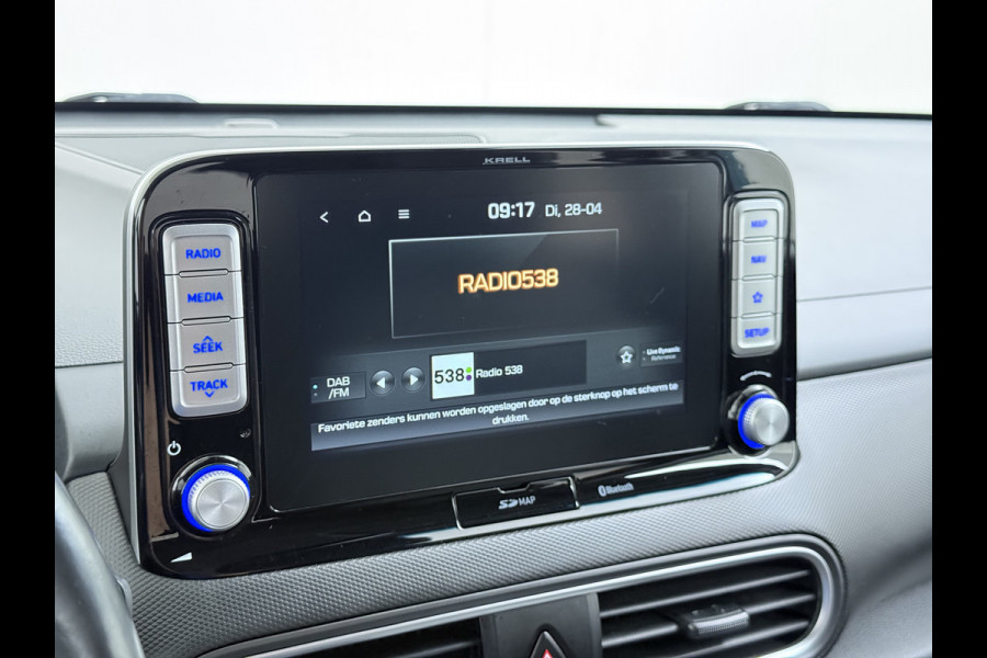 Hyundai Kona EV 64kWh 204pk Premium Warmtepomp Leer Head-Up Display Apple Carplay Android Navi Camera Elektr.Stoelen+Verwarmd+Ventilatie Adap Verwarmd Stuur Pdc Subwoofer Bluetooth Dodehoek detector Privacy Glas Rijstrooksensor Origineel Nederlandse EV