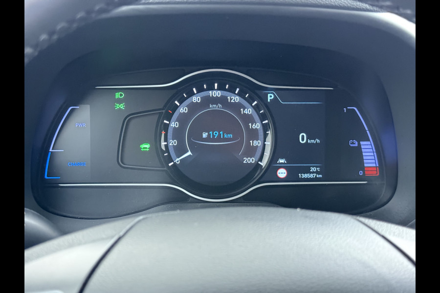 Hyundai Kona EV 64kWh 204pk Premium Warmtepomp Leer Head-Up Display Apple Carplay Android Navi Camera Elektr.Stoelen+Verwarmd+Ventilatie Adap Verwarmd Stuur Pdc Subwoofer Bluetooth Dodehoek detector Privacy Glas Rijstrooksensor Origineel Nederlandse EV