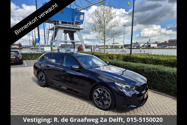 BMW 5 Serie Touring 530e M-Pakket | Harman Kardon | Elektrisch wegklapbare trekhaak | Leder | december 25 | Ned. Auto