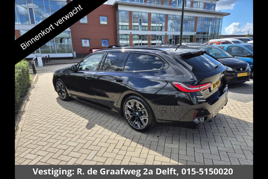 BMW 5 Serie Touring 530e M-Pakket | Harman Kardon | Elektrisch wegklapbare trekhaak | Leder | december 25 | Ned. Auto