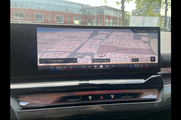 BMW 5 Serie Touring 530e M-Pakket | Harman Kardon | Elektrisch wegklapbare trekhaak | Leder | december 25 | Ned. Auto