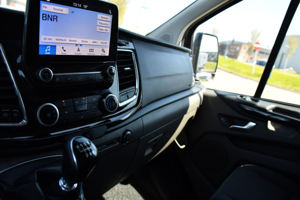 Ford Transit Custom 300 2.0 TDCI L2H1 Limited Camera, Cruise, Carplay, 2 x Schuifdeur, Trekhaak, 130pk, Stoelverwarming, Multimedia, Uniek!
