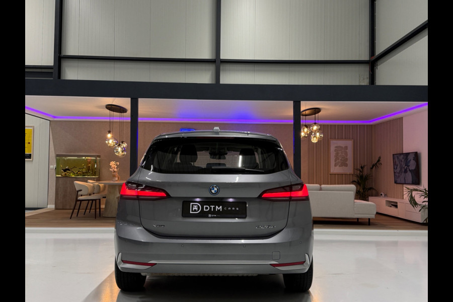 BMW 2 Serie Active Tourer 225e xDrive 245pk | Plug-in 4x4 | 360° | Leder