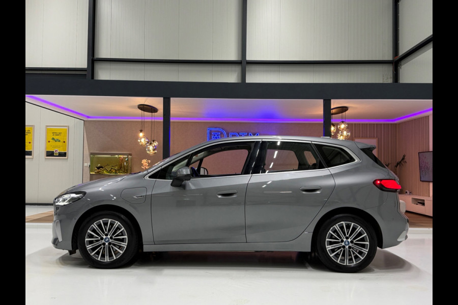 BMW 2 Serie Active Tourer 225e xDrive 245pk | Plug-in 4x4 | 360° | Leder