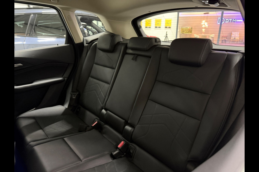 BMW 2 Serie Active Tourer 225e xDrive 245pk | Plug-in 4x4 | 360° | Leder