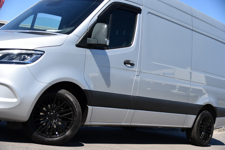 Mercedes-Benz Sprinter 316 2.2 CDI L2H2 PB Edition Camera, Cruise, Carplay, 164pk, LED, Stoelverwarming, Automaat, Multimedia, Sensoren, Uniek!