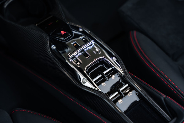 Ferrari SF90 Spider 4.0 V8 - Origineel NL | Rosso Corsa | Lift | JBL
