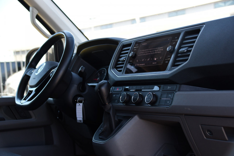 Volkswagen Crafter 35 2.0 TDI L3H2 Highline PB Edition Cruise, Camera, Carplay, LED, Stuur verwarming, 177pk, Automaat, Multimedia, NAVI, Uniek!