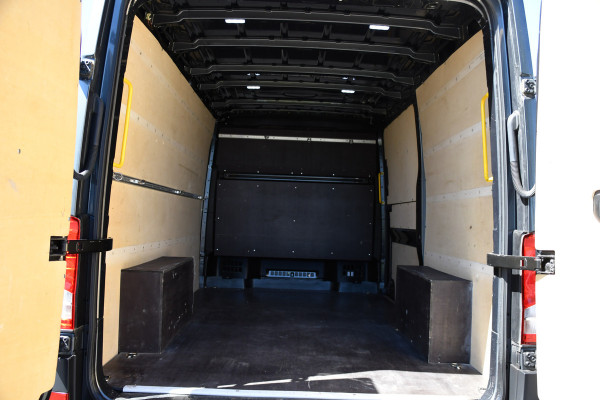 Volkswagen Crafter 35 2.0 TDI L3H2 Highline PB Edition Cruise, Camera, Carplay, LED, Stuur verwarming, 177pk, Automaat, Multimedia, NAVI, Uniek!