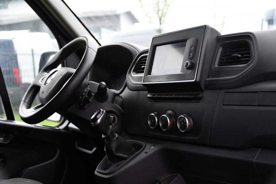 Renault Master T35 2.3 dCi 150 L2H2 Black Edition Cruise, Camera, Carplay, 150pk, Multimedia, LED, NAVI, Trekhaak, Uniek!